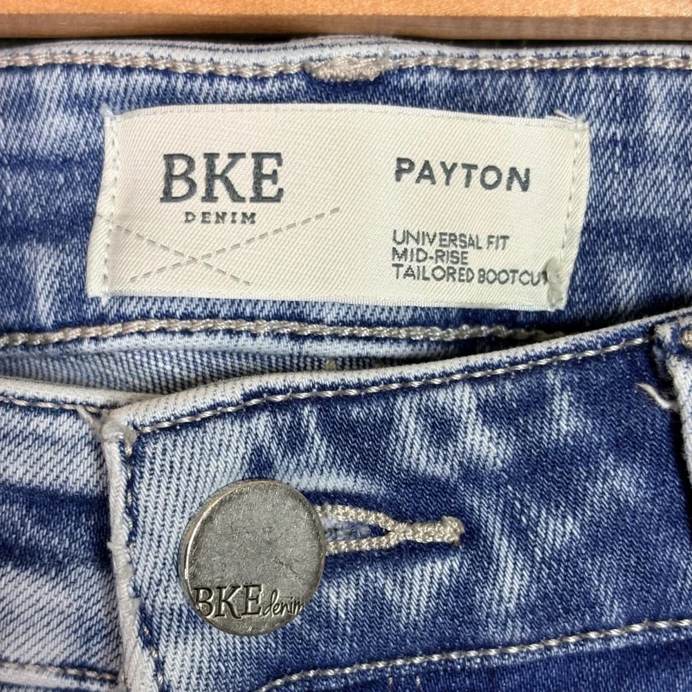 BKE Payton Universal Fit Mid-Rise Tailored‎ Bootcut Jeans Light Wash 28x32 Men's